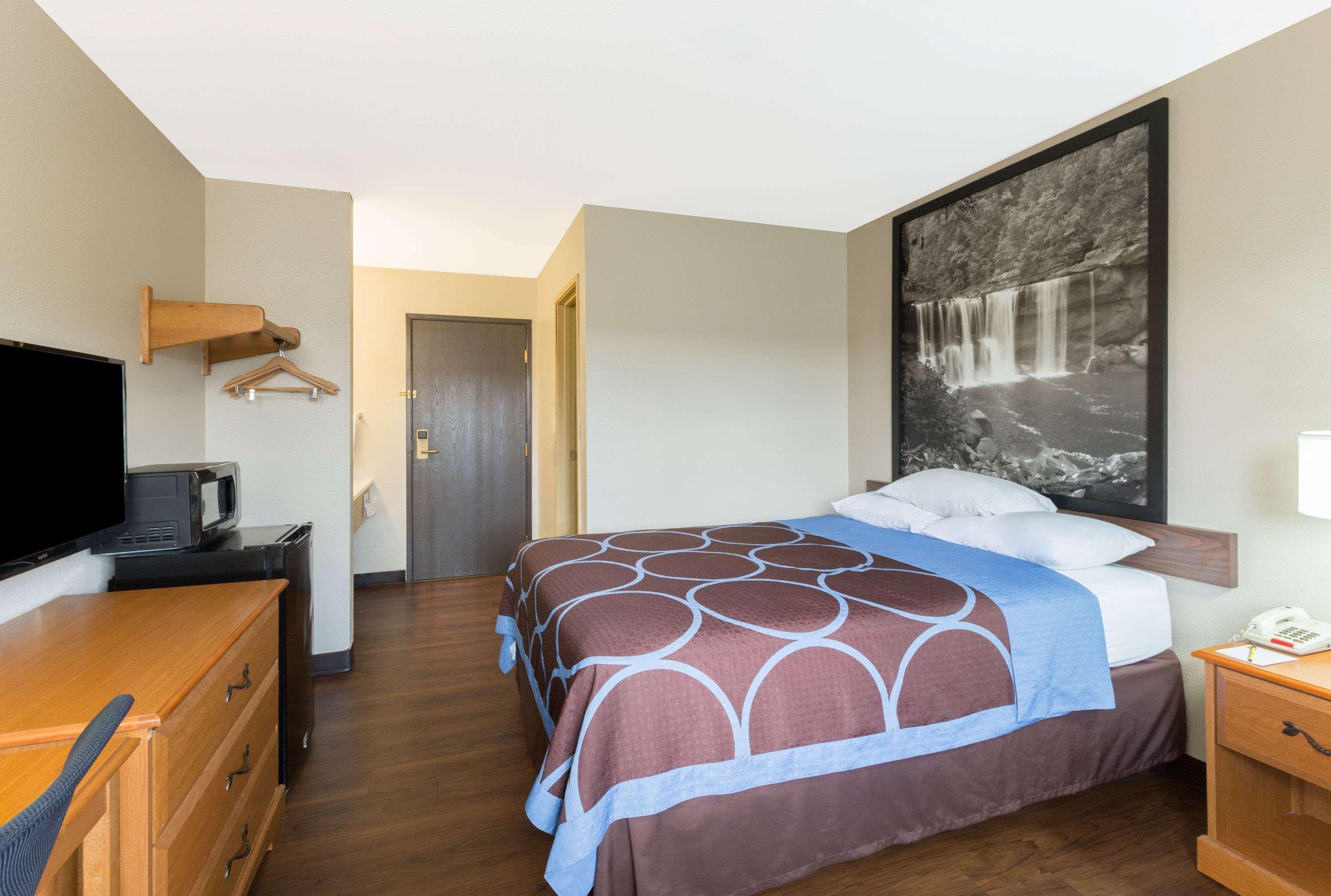 Super 8 By Wyndham Radcliff Ft. Knox Area Hotel Luaran gambar