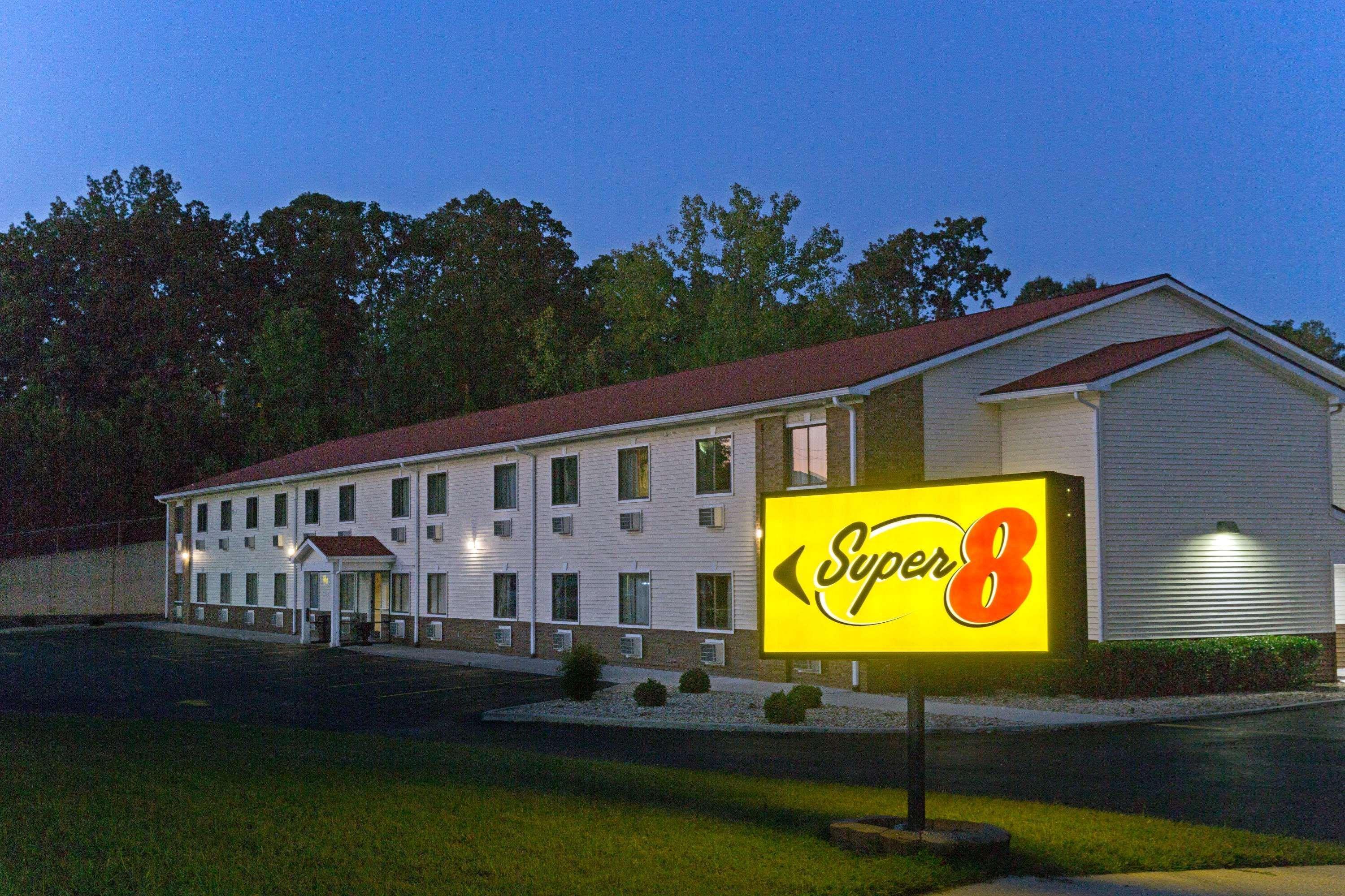 Super 8 By Wyndham Radcliff Ft. Knox Area Hotel Luaran gambar